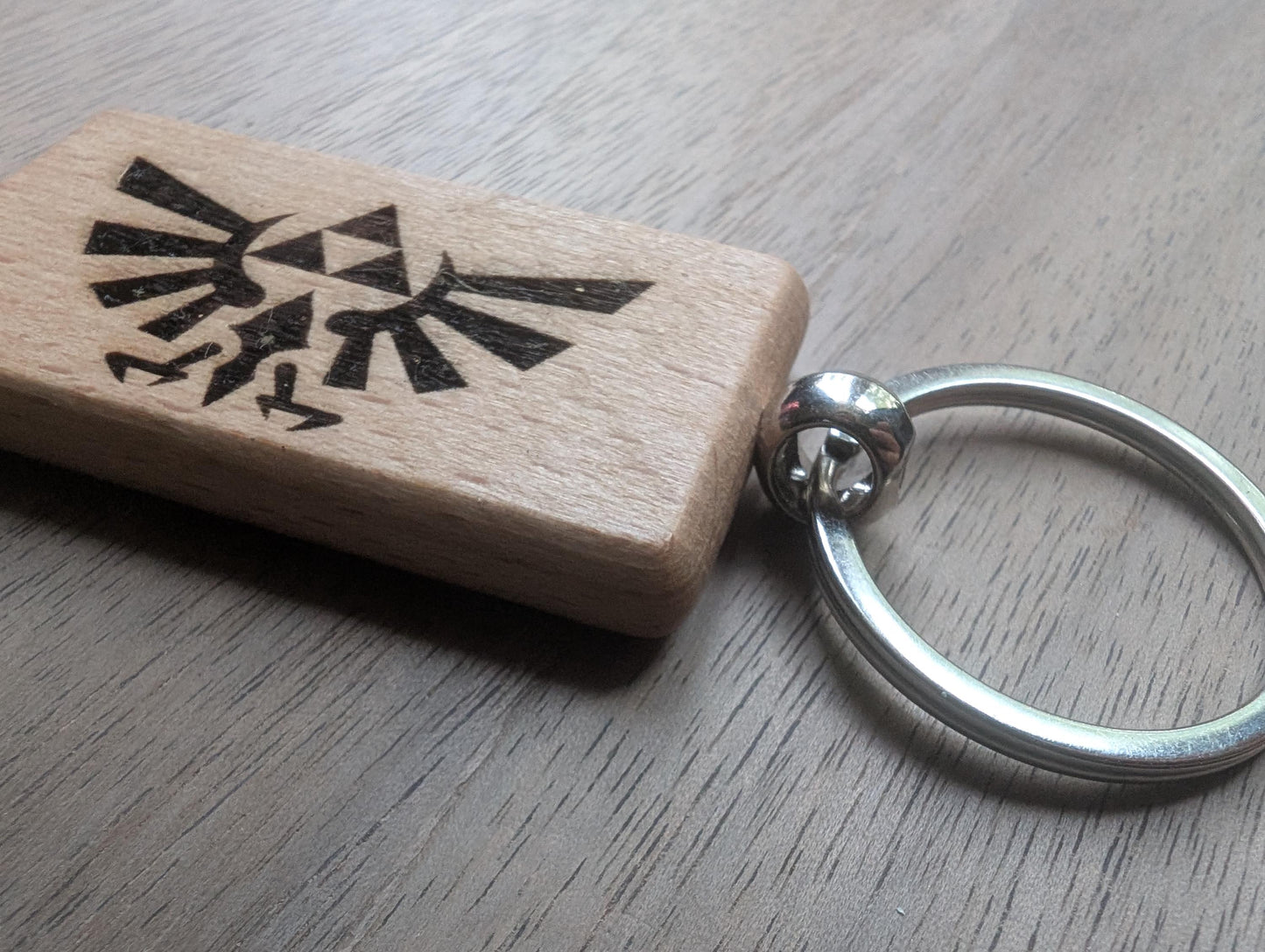 Zelda Wooden Keyring with Triforce Symbol - Ideal Gift for Gamers