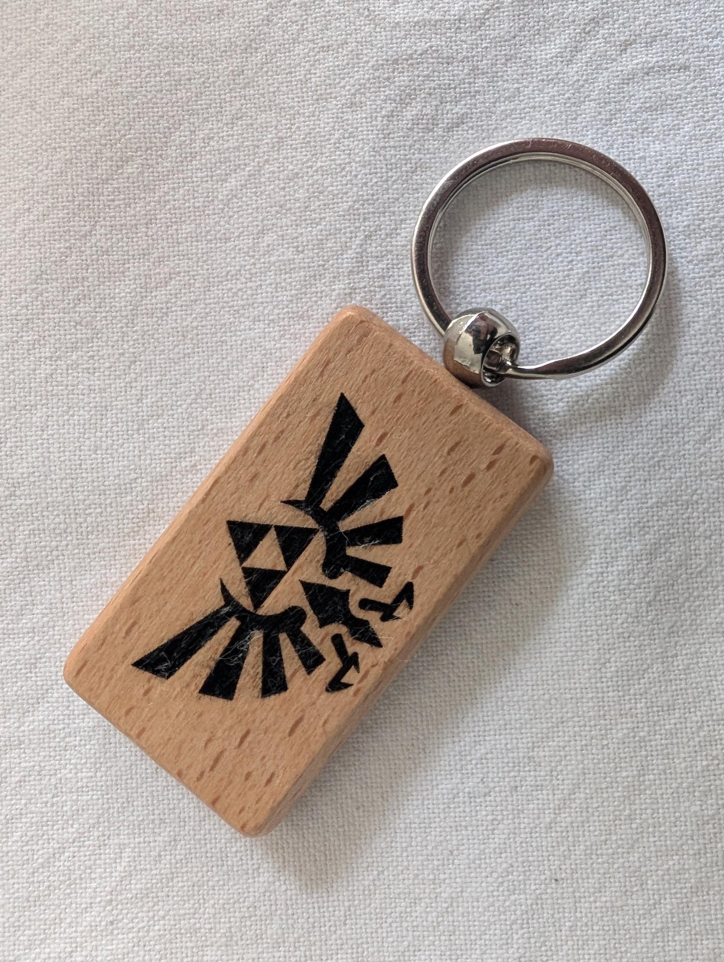 Zelda Wooden Keyring with Triforce Symbol - Ideal Gift for Gamers