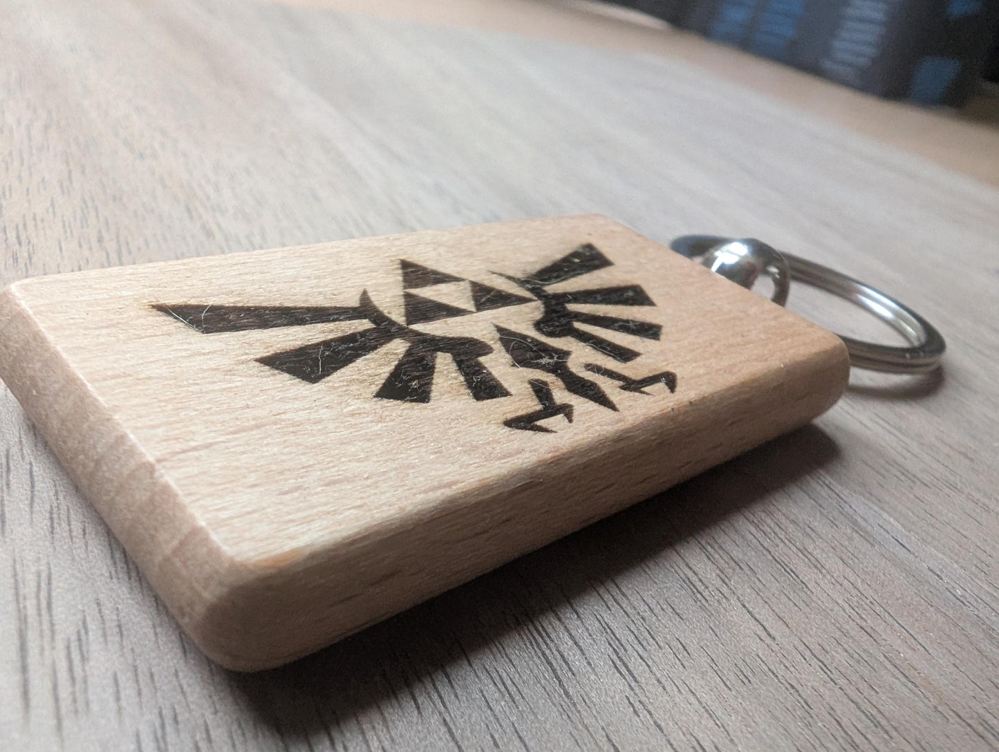 Zelda Wooden Keyring with Triforce Symbol - Ideal Gift for Gamers