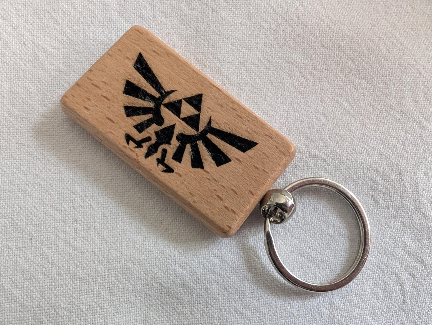 Zelda Wooden Keyring with Triforce Symbol - Ideal Gift for Gamers